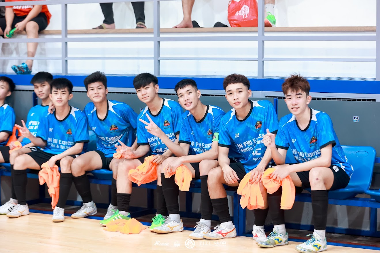 Tập thể đội bóng Tân Sơn Nhất An Phú FC rạng rỡ trong trang phục áo đấu Futsal do Amac Sport tài trợ tại Đại hội TDTT TPHCM 2026.
